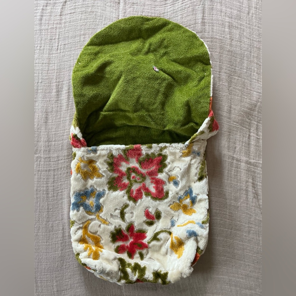 Carpet Bags of America Floral Patterned Bag - Picture 3 of 8